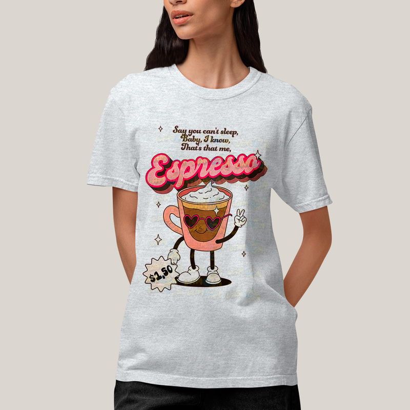 Camiseta Algodão Unissex T shirt - Sabrina Carpenter Espresso cafe