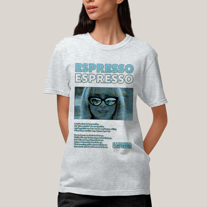 Camiseta Algodão Unissex T shirt Sabrina Carpenter Espresso Azul