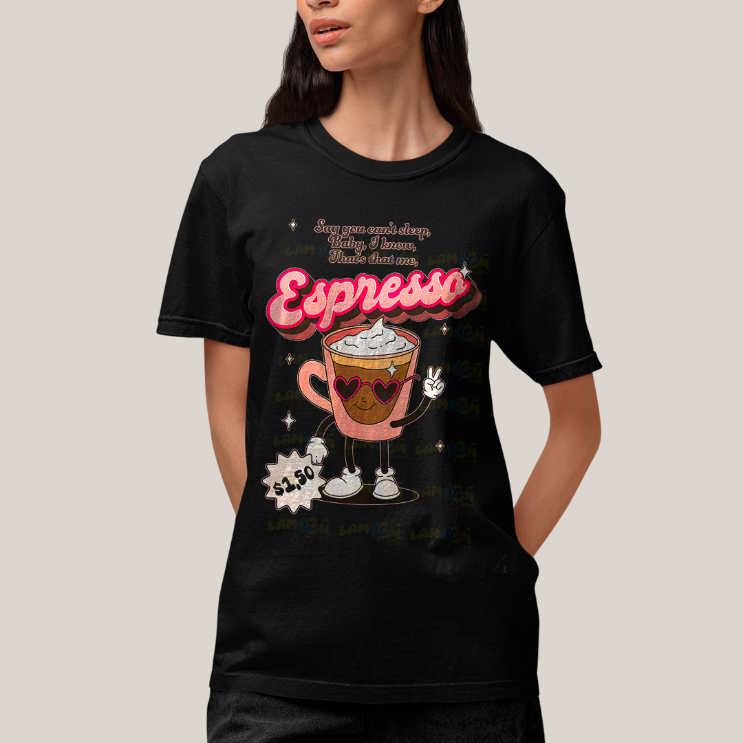 Camiseta Algodão Unissex T shirt -  Sabrina Carpenter Espresso cafe