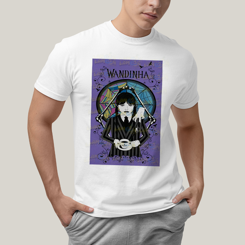 Camiseta Algodão Unissex T shirt Wandinha Fundo Roxo