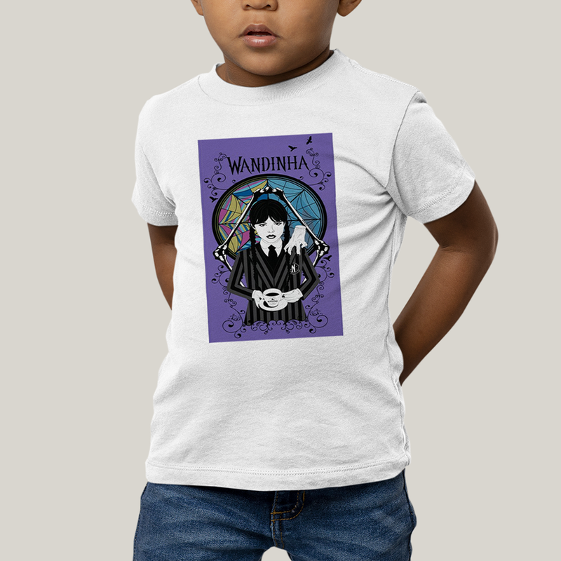 Camiseta Infantil Algodão Unissex T shirt Wandinha Fundo Roxo
