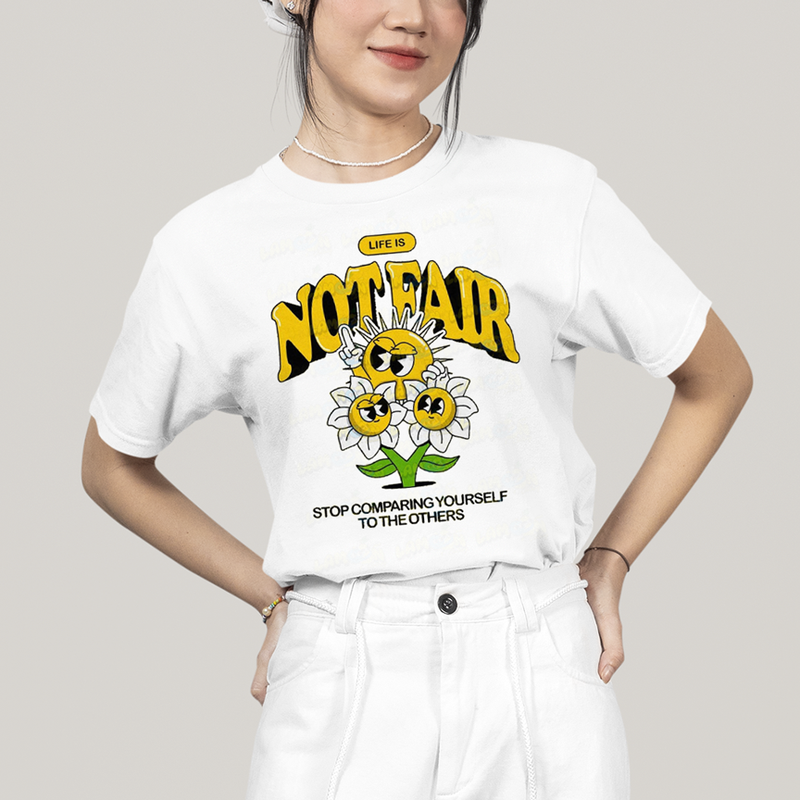 Camiseta Algodão Unissex T shirt A Vida Não é Justa, Pare de Se Comparar com os Outros