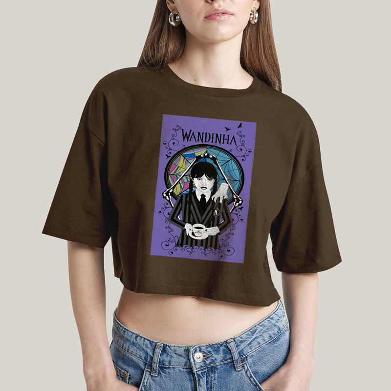 Cropped Oversized Algodão Unissex T shirt Wandinha Fundo Roxo