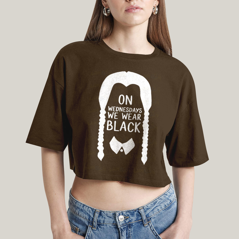 Cropped Oversized Algodão Unissex T shirt Wandinha Na Quarta Feira Usamos Preto