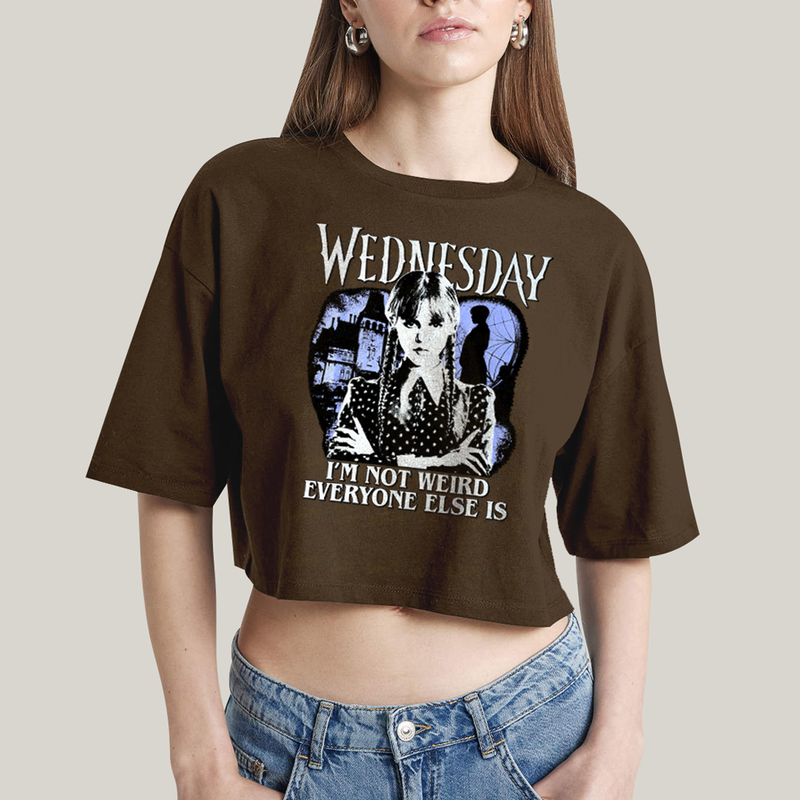 Cropped Oversized Algodão Unissex T shirt Wandinha Wednesday Eu Não Sou Estranho, Todo Mundo é