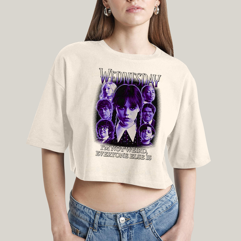 Cropped Oversized Algodão Unissex T shirt Wandinha Roxo Wednesday Eu Não Sou Estranho, Todo Mundo é