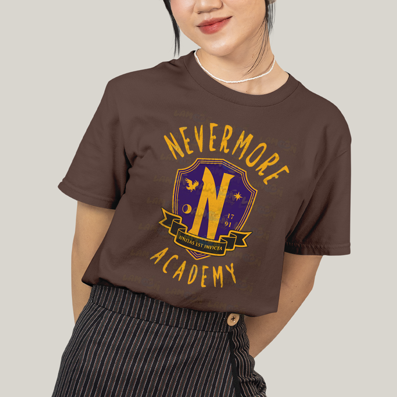 Camiseta Algodão Unissex T shirt Wandinha Unitas Est Invicta Nevermore Academy