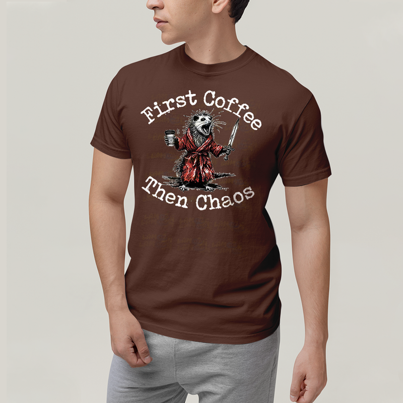 Camiseta Algodão Unissex T shirt Meme Primeiro Café, Depois Caos