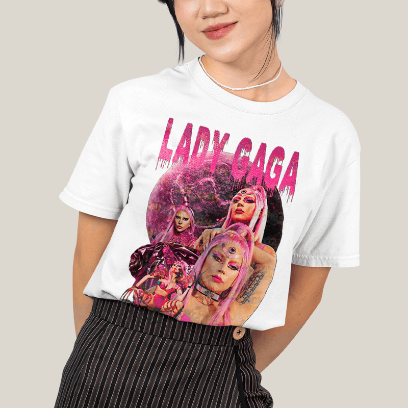 Camiseta Algodão Unissex T shirt- Lady Gaga Alienigena Pink