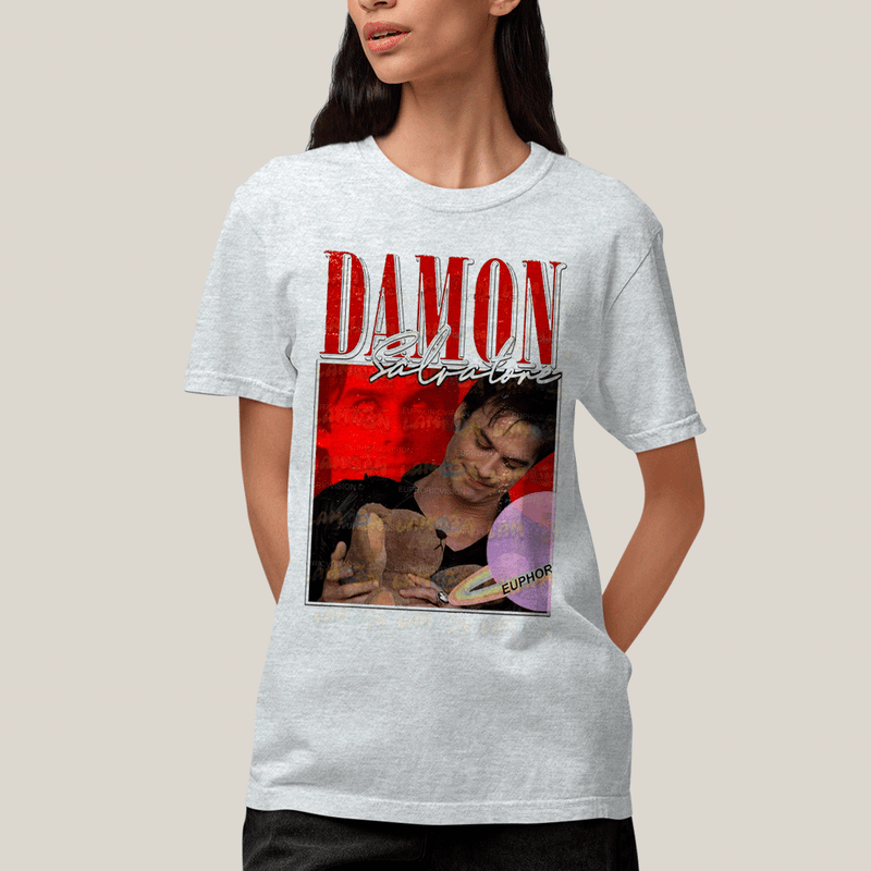 Camiseta Algodão Unissex T shirt-  Damon Salvatore Urso Diario de Um Vampiro