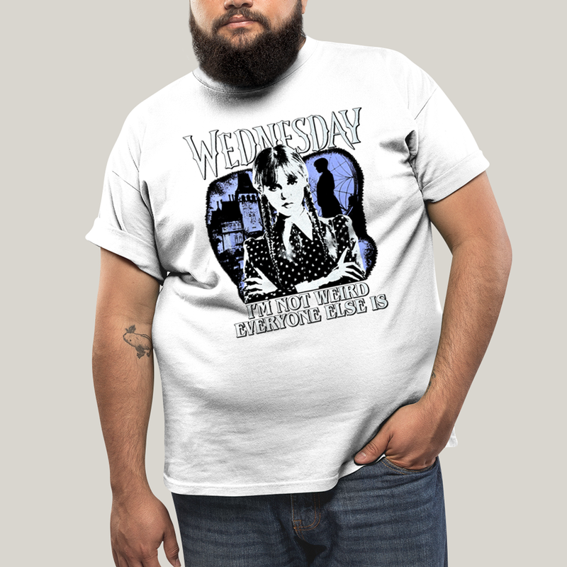 Camiseta Plus Size Algodão Unissex T shirt Wandinha Wednesday Eu Não Sou Estranho, Todo Mundo é