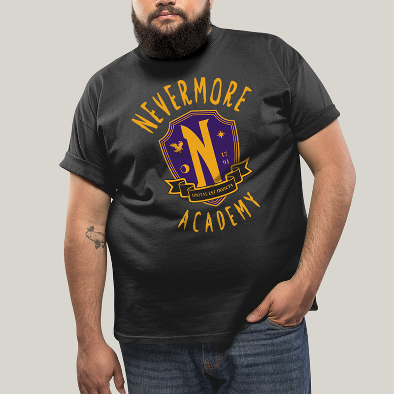 Camiseta Plus Size Algodão Unissex T shirt Wandinha Unitas Est Invicta Nevermore Academy