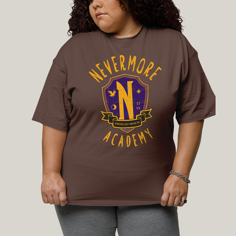Camiseta Plus Size Algodão Unissex T shirt Wandinha Unitas Est Invicta Nevermore Academy