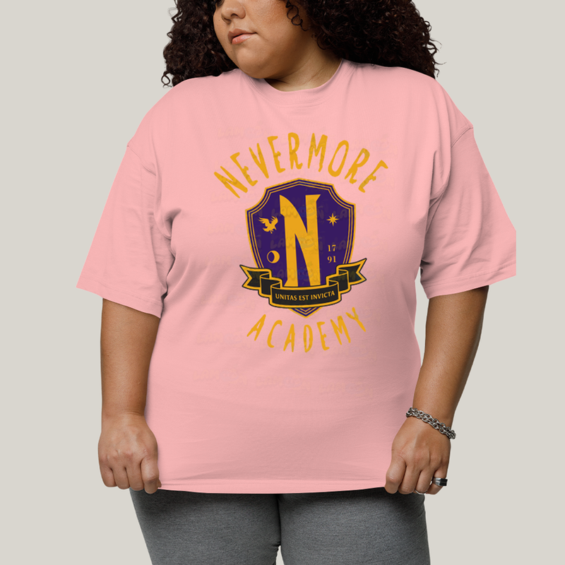 Camiseta Plus Size Algodão Unissex T shirt Wandinha Unitas Est Invicta Nevermore Academy