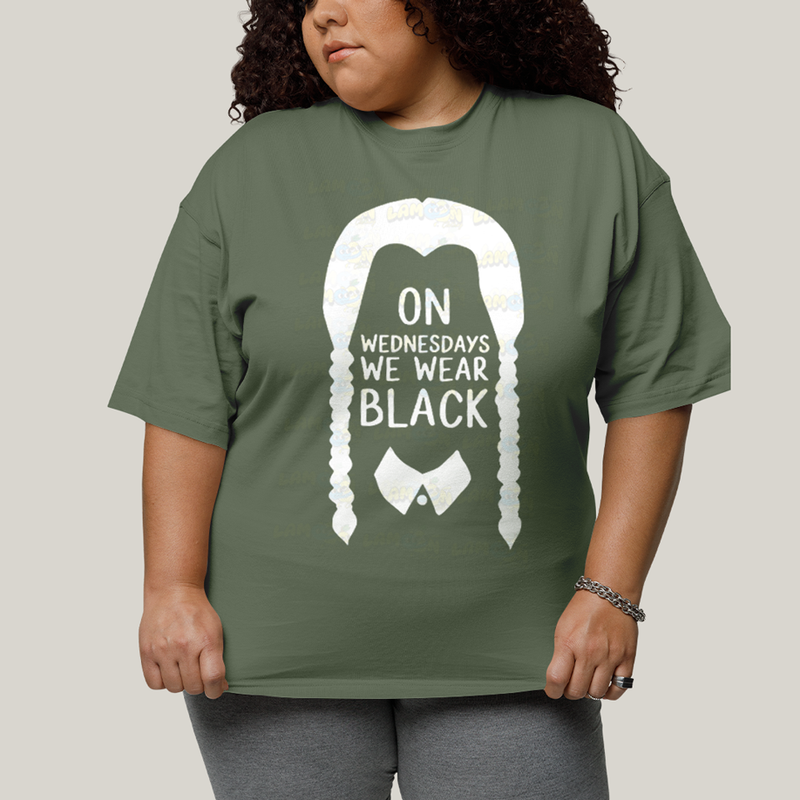Camiseta Plus Size Algodão Unissex T shirt Wandinha Na Quarta Feira Usamos Preto