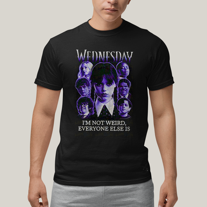 Camiseta Algodão Unissex T shirt Wandinha Roxo Wednesday Eu Não Sou Estranho, Todo Mundo é