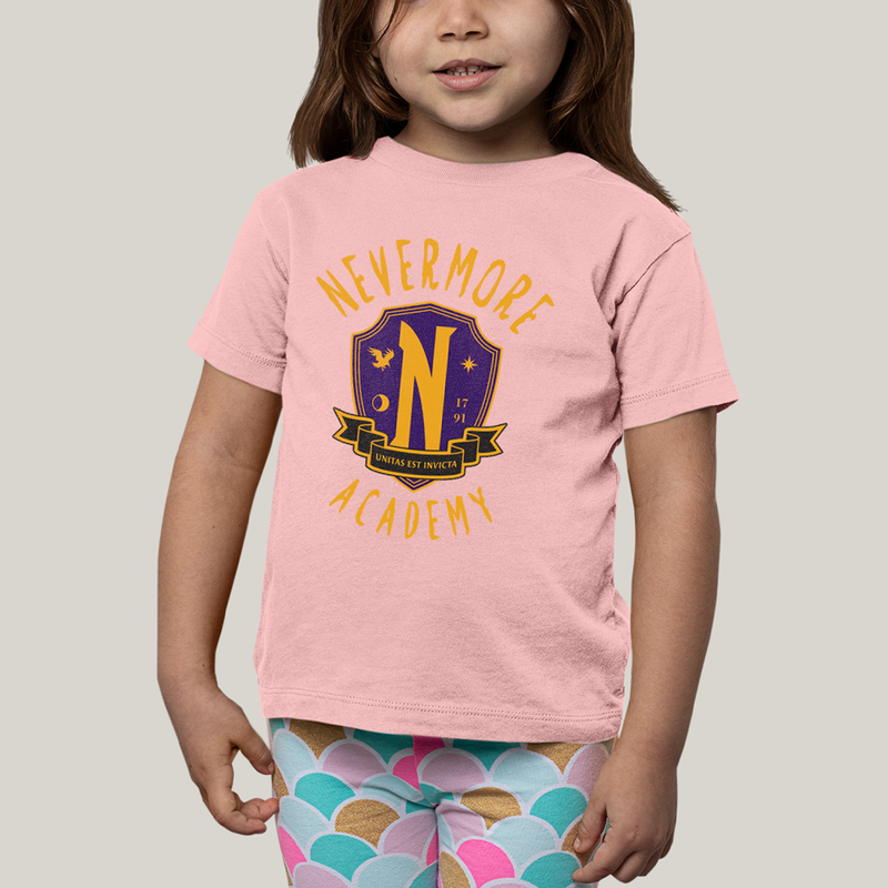 Camiseta Infantil Algodão Unissex T shirt Wandinha Unitas Est Invicta Nevermore Academy