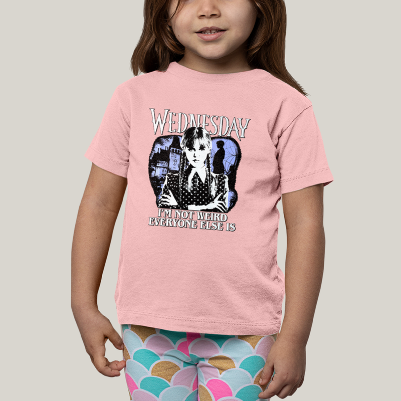 Camiseta Infantil Algodão Unissex T shirt Wandinha Wednesday Eu Não Sou Estranho, Todo Mundo é