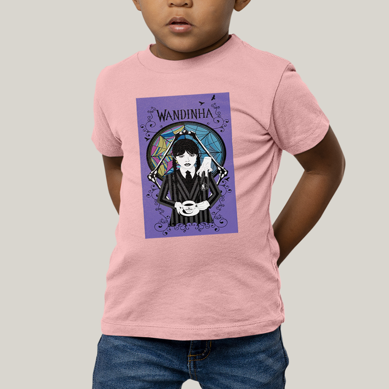 Camiseta Infantil Algodão Unissex T shirt Wandinha Fundo Roxo