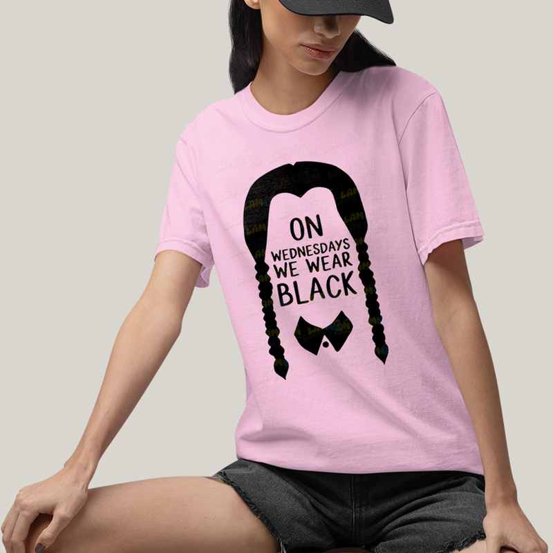 Camiseta Algodão Unissex T shirt Wandinha Na Quarta Feira Usamos Preto