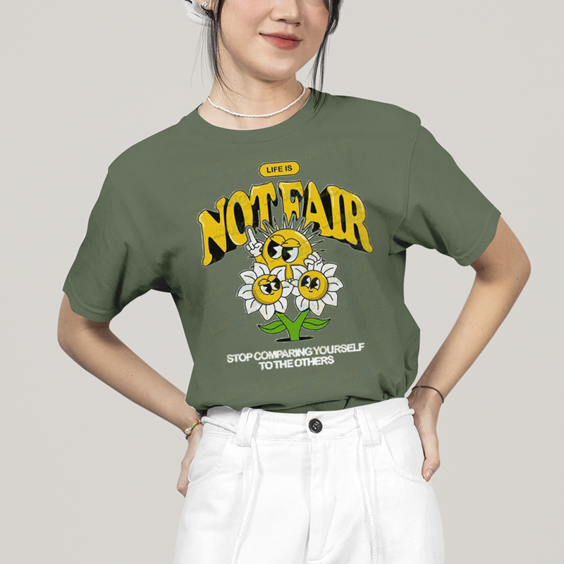 Camiseta Algodão Unissex T shirt A Vida Não é Justa, Pare de Se Comparar com os Outros